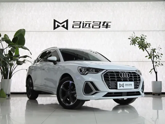 Audi Q3 — Фото автомобиля 3
