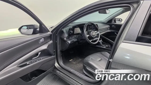 Hyundai AVANTE Новый Avante (CN7) — Фото автомобиля 9