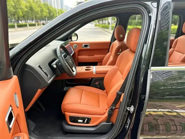Li Auto L9 — Фото автомобиля 7