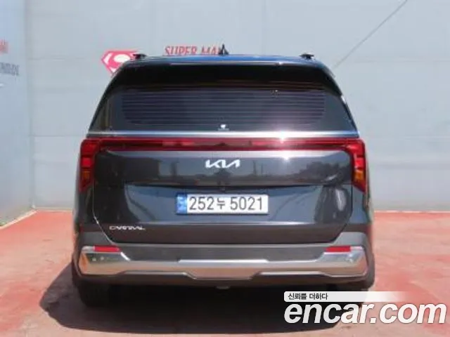 Kia Carnival Generation 4 — Фото автомобиля 4