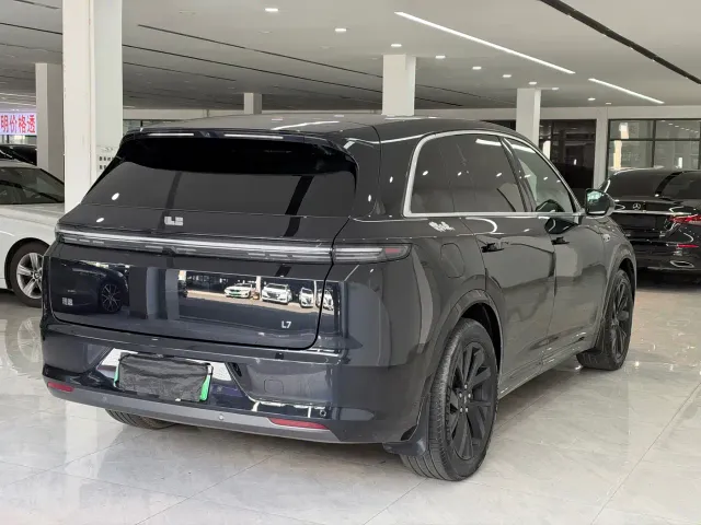 Li Auto L7 — Фото автомобиля 4