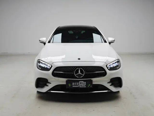 Mercedes-Benz E-Class — Фото автомобиля 2