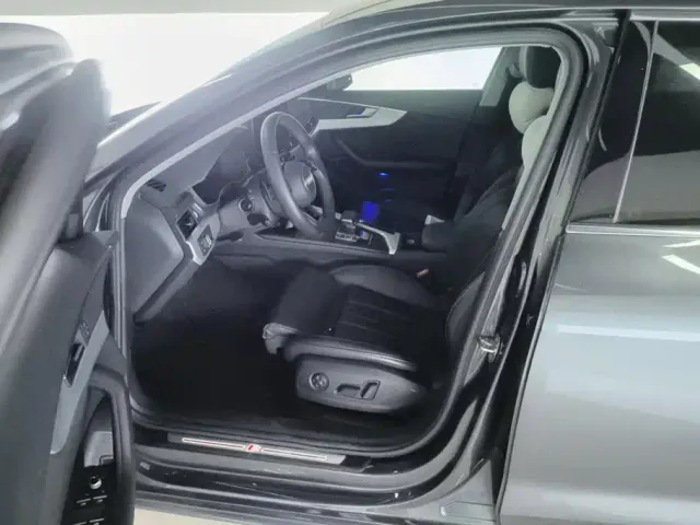 Audi A4L — Фото автомобиля 9