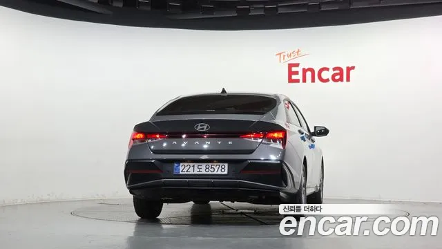 Hyundai Avante CN7 — Фото автомобиля 4