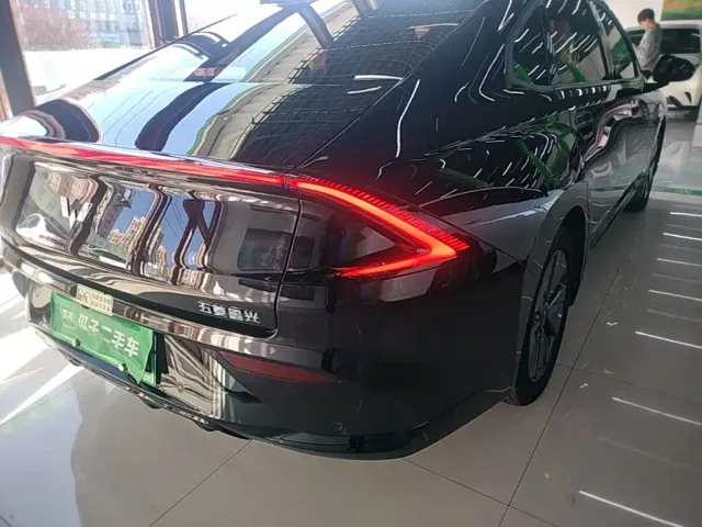 Wuling Starlight — Фото автомобиля 7