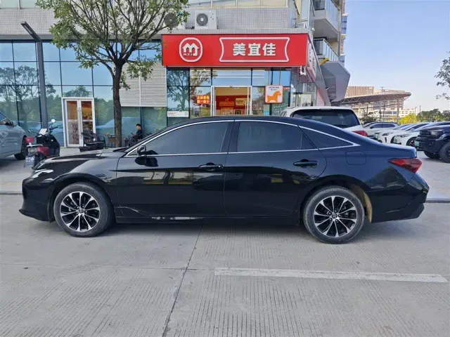 Toyota Avalon — Фото автомобиля 3