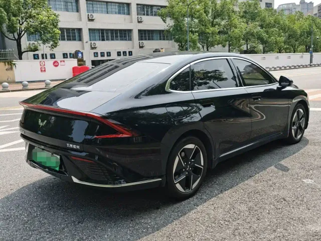 Wuling Starlight — Фото автомобиля 7