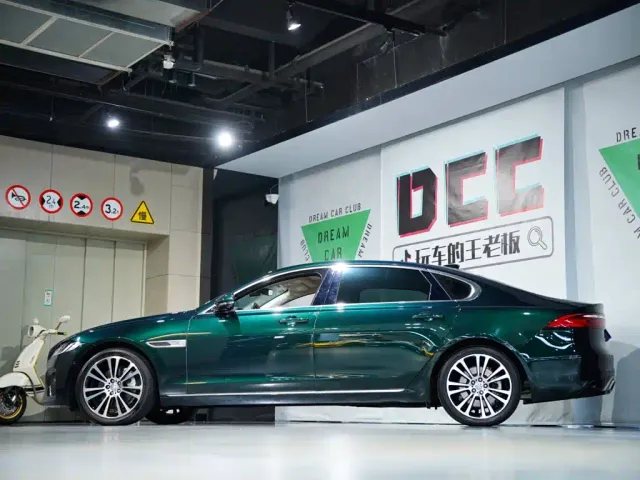 Jaguar XFL — Фото автомобиля 6