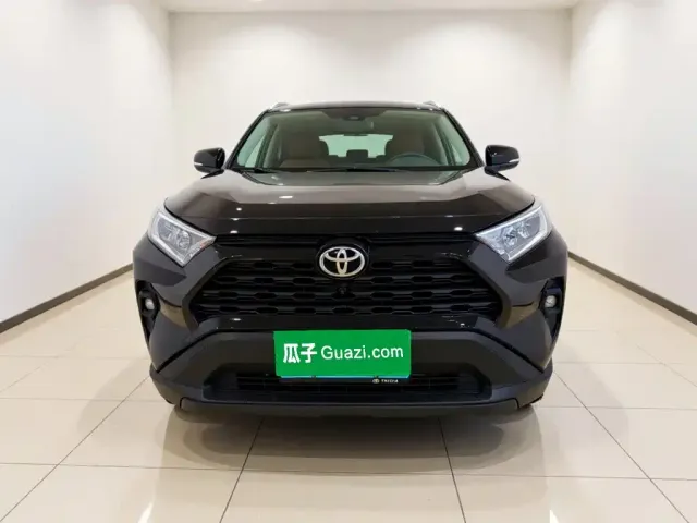 Toyota RAV4 — Фото автомобиля 2