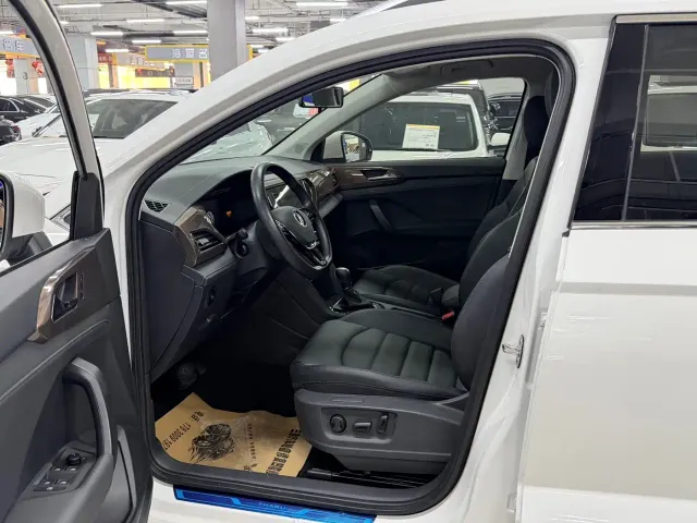 Volkswagen Tharu — Фото автомобиля 7