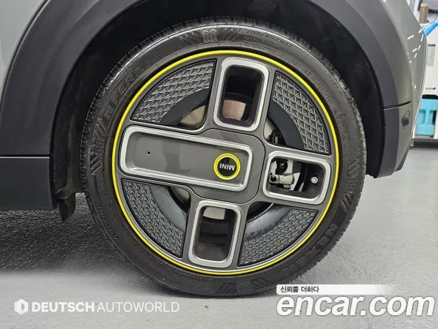 MINI Cooper Cooper Electric — Фото автомобиля 5