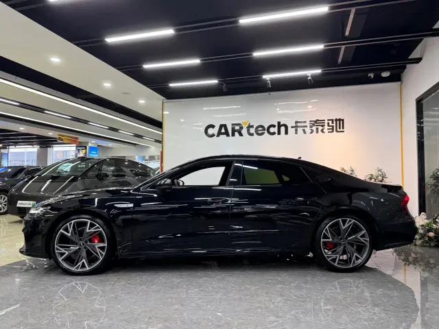 Audi A7L — Фото автомобиля 21