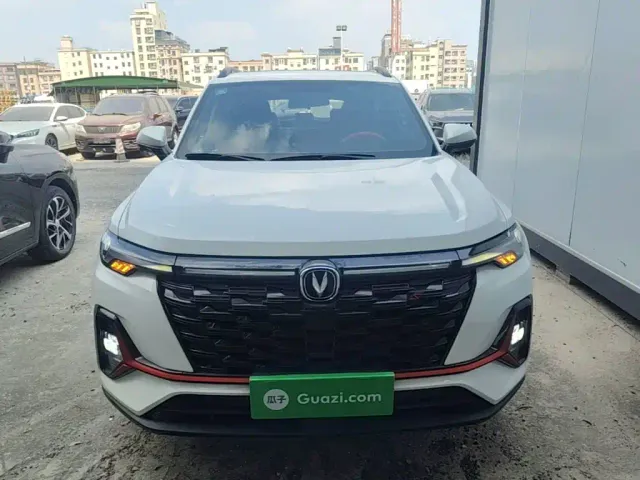 Changan CS35 Plus — Фото автомобиля 2
