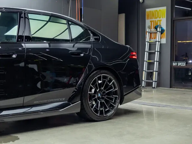 BMW M5 — Фото автомобиля 16