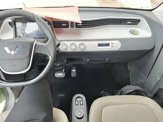 Wuling Hongguang Mini EV — Фото автомобиля 12