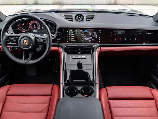 Porsche Panamera — Фото автомобиля 25