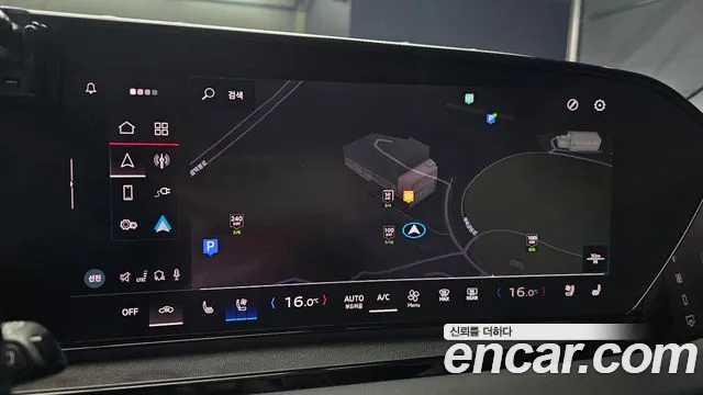 Audi Q6 e-tron — Фото автомобиля 14