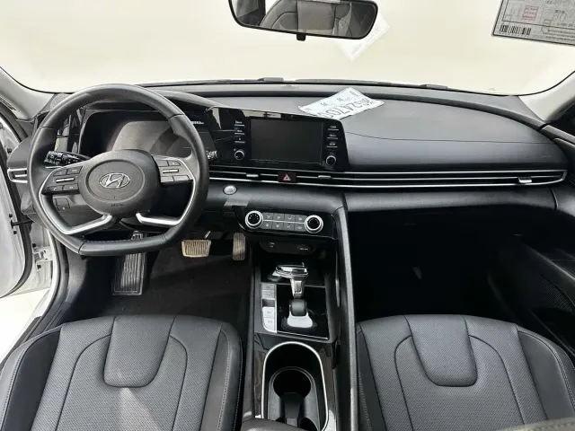 Hyundai Elantra — Фото автомобиля 25