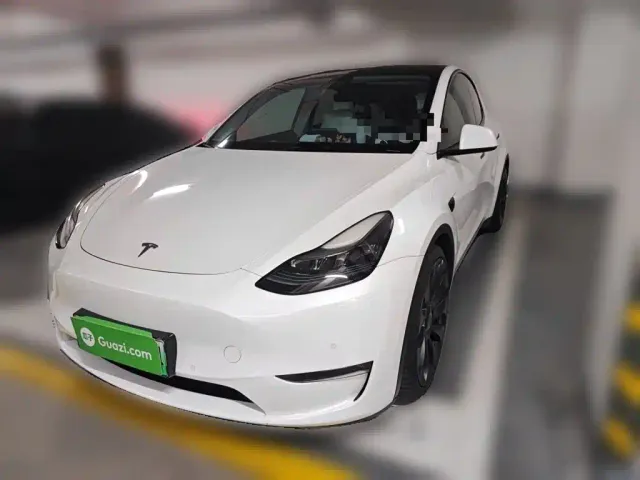 Фотография автомобиля — Tesla Model Y