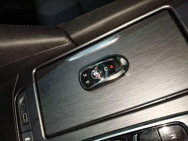Buick Enclave — Фото автомобиля 8