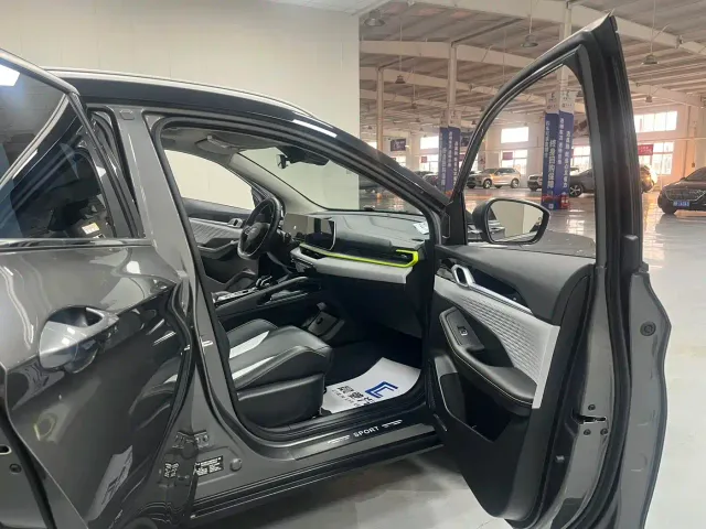 Geely Binyue — Фото автомобиля 9