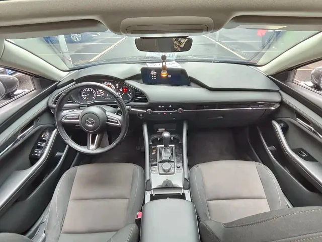 Mazda Axela — Фото автомобиля 14