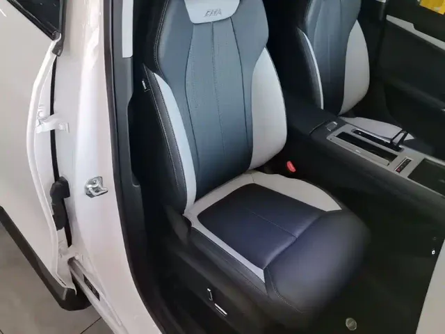 Geely Boyue L — Фото автомобиля 24