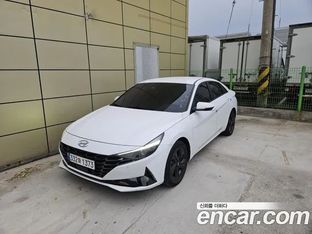 Hyundai Avante CN7 — Фото автомобиля 3