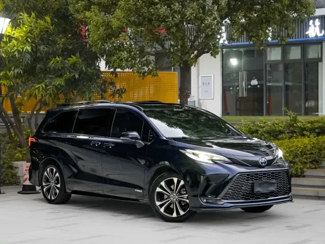 Фотография автомобиля — Toyota Granvia