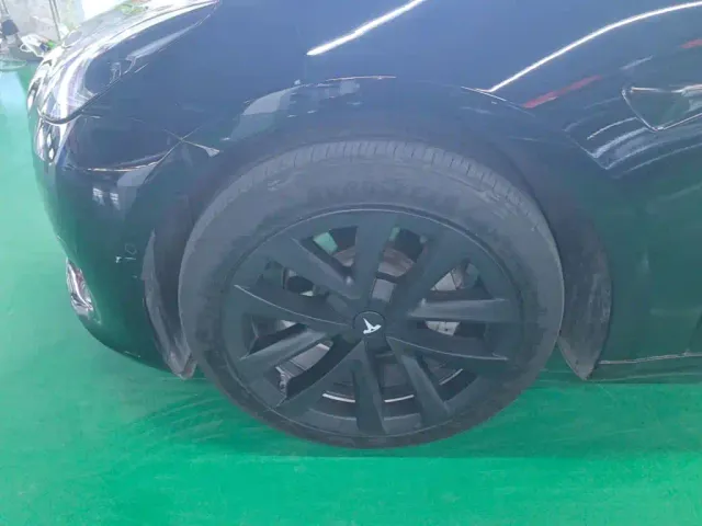 Tesla Model 3 — Фото автомобиля 22