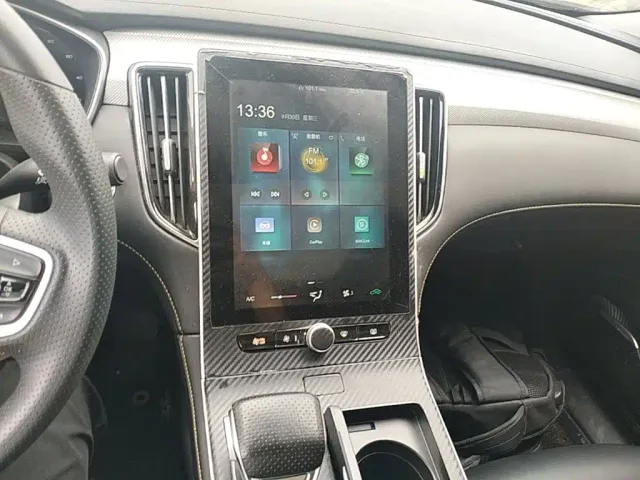 Roewe i6 MAX EV — Фото автомобиля 12