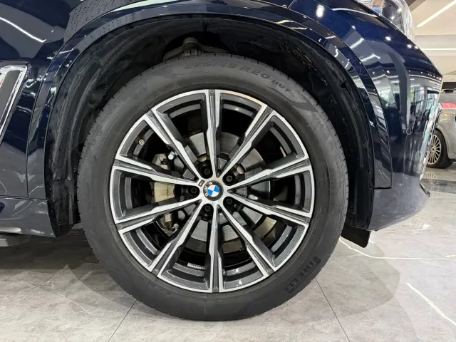 BMW X5 — Фото автомобиля 14