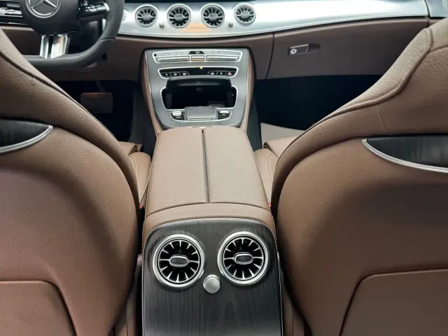 Mercedes-Benz E-Class — Фото автомобиля 10
