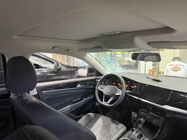 Volkswagen Passat — Фото автомобиля 14