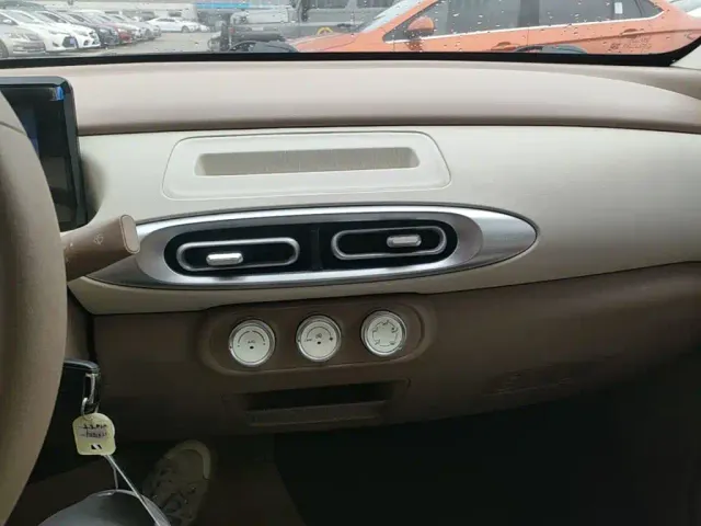Wuling Hongguang Mini EV — Фото автомобиля 12