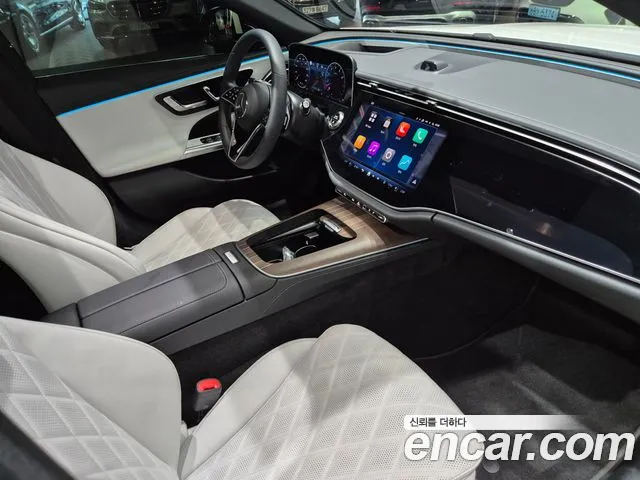 Mercedes-Benz E-Class — Фото автомобиля 16