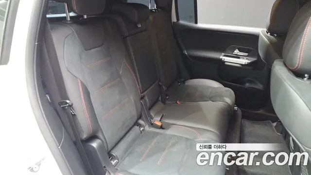 Mercedes-Benz GLB-Class — Фото автомобиля 16