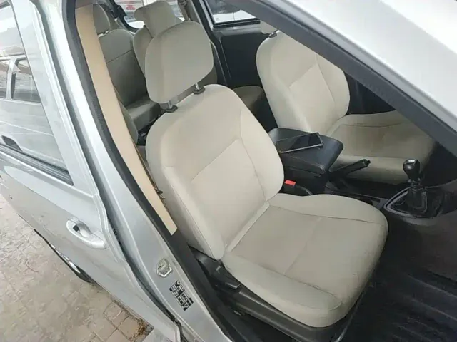 Wuling Hongguang V — Фото автомобиля 19