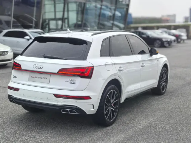 Audi Q5L — Фото автомобиля 3