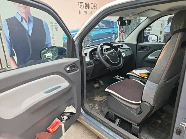 Wuling Hongguang Mini EV — Фото автомобиля 12