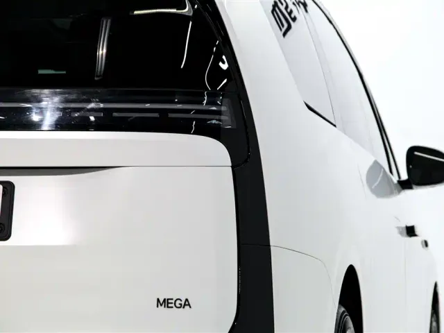 Li Auto MEGA — Фото автомобиля 10
