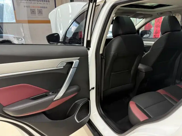 Geely Binyue — Фото автомобиля 17