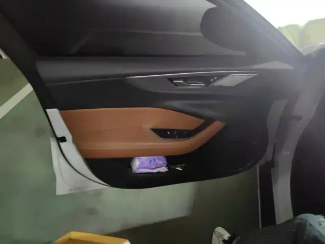 Jaguar XEL — Фото автомобиля 7