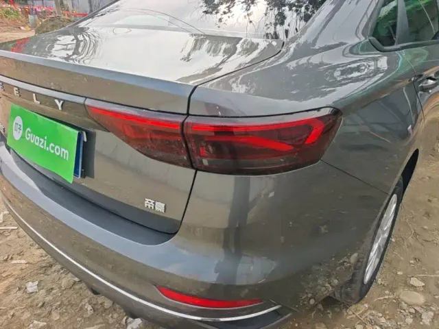 Geely Emgrand — Фото автомобиля 7