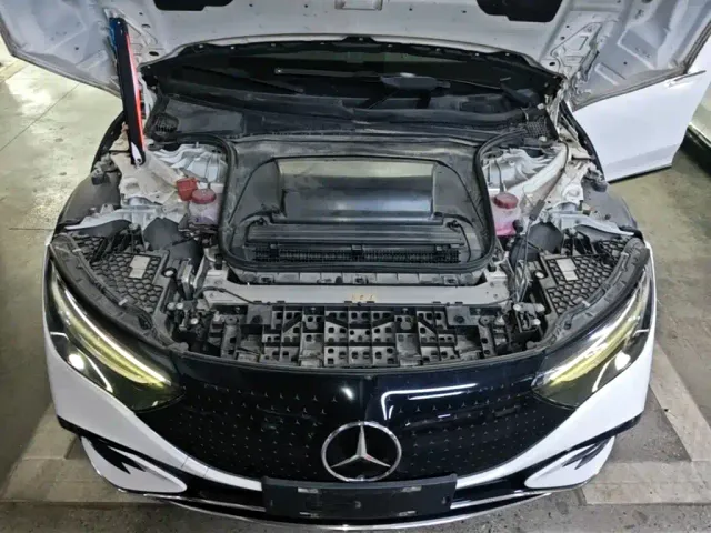 Mercedes-Benz EQE — Фото автомобиля 24