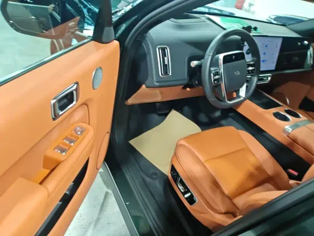 Li Auto L7 — Фото автомобиля 15
