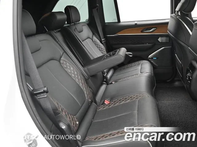 Jeep Cherokee — Фото автомобиля 12