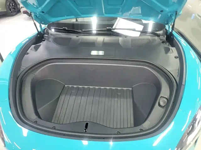 Xiaomi SU7 — Фото автомобиля 19