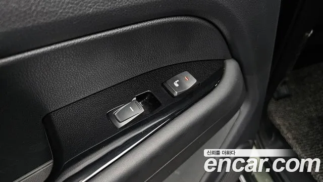 KG_Mobility_Ssangyong Rexton Новый Rexton Sport Khan Дизель 2.2 4WD — Фото автомобиля 19