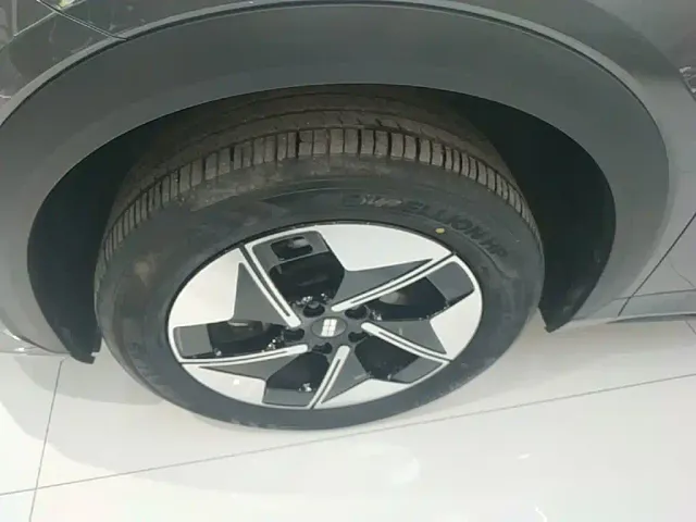 Geely Galaxy E5 — Фото автомобиля 20